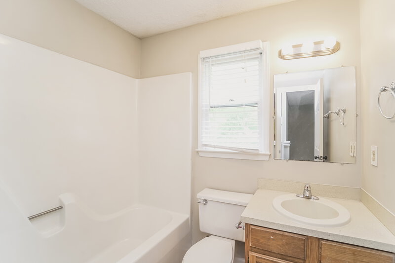 2,830/Mo, 11108 Mallard Crossing Dr Charlotte, NC 28262 Bathroom View