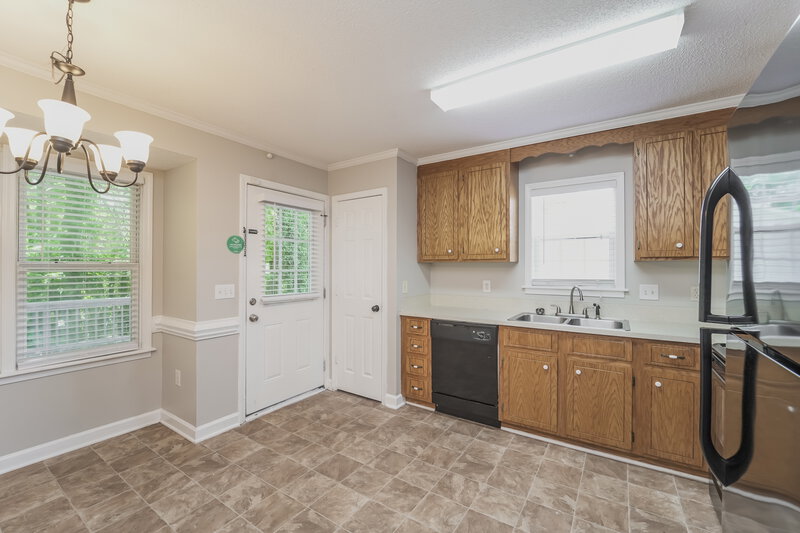 1,675/Mo, 69 Wilshire Ave SW Concord, NC 28025 Kitchen View