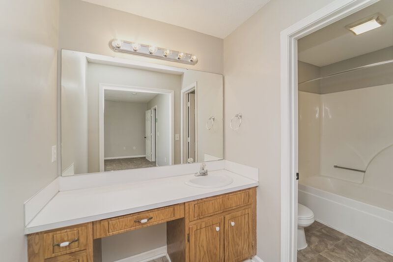 1,675/Mo, 69 Wilshire Ave SW Concord, NC 28025 Main Bathroom View