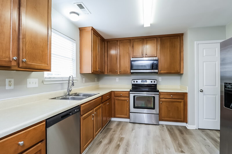 2,200/Mo, 3912 Parkers Fry Fort Mill, SC 29715 Kitchen View