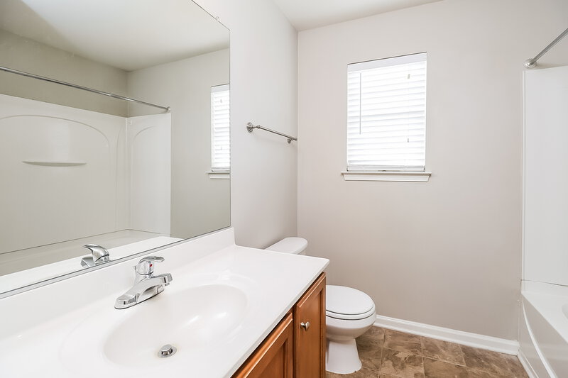 2,200/Mo, 3912 Parkers Fry Fort Mill, SC 29715 Bathroom View