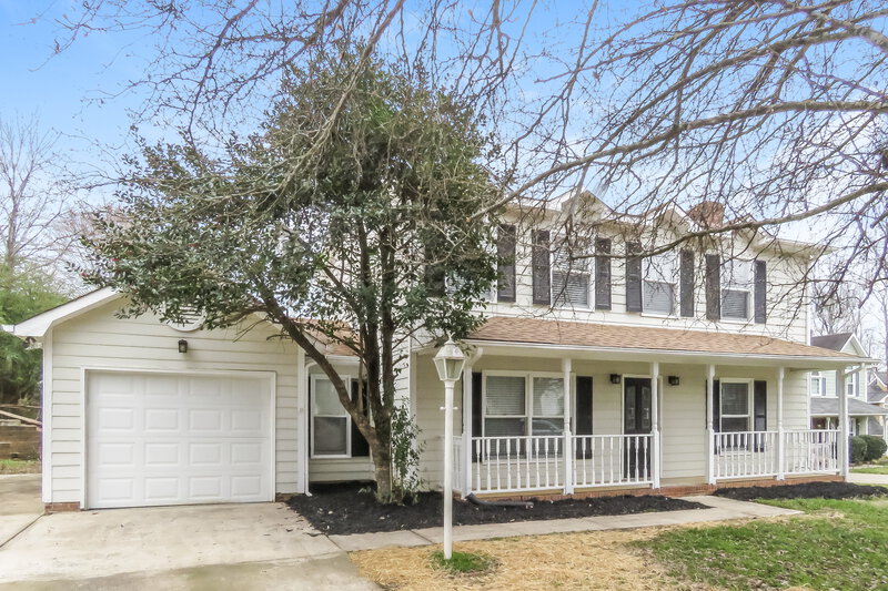 2,610/Mo, 2416 Haybrook Ln Charlotte, NC 28262 Front View 2