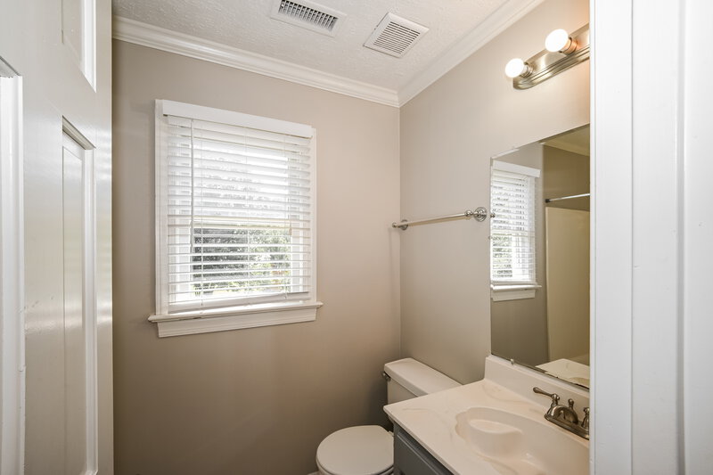 1,825/Mo, 2416 Haybrook Ln Charlotte, NC 28262 Bathroom View