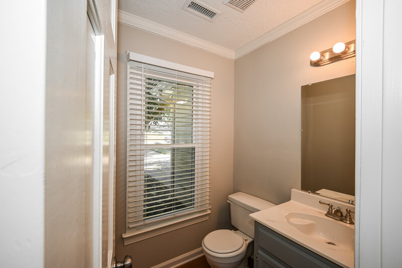1,825/Mo, 2416 Haybrook Ln Charlotte, NC 28262 Bathroom View 2