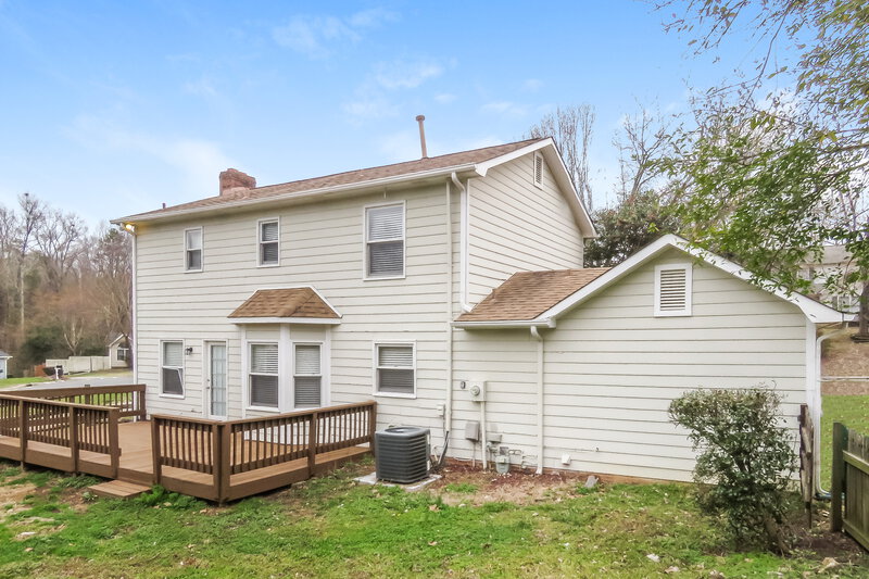 2,610/Mo, 2416 Haybrook Ln Charlotte, NC 28262 Rear View 3