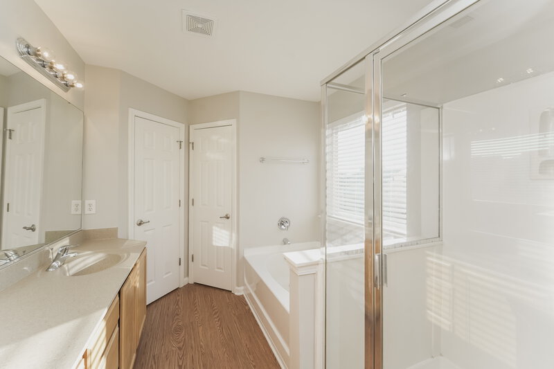 2,430/Mo, 11421 Callahan Mill Dr Charlotte, NC 28213 Main Bathroom View
