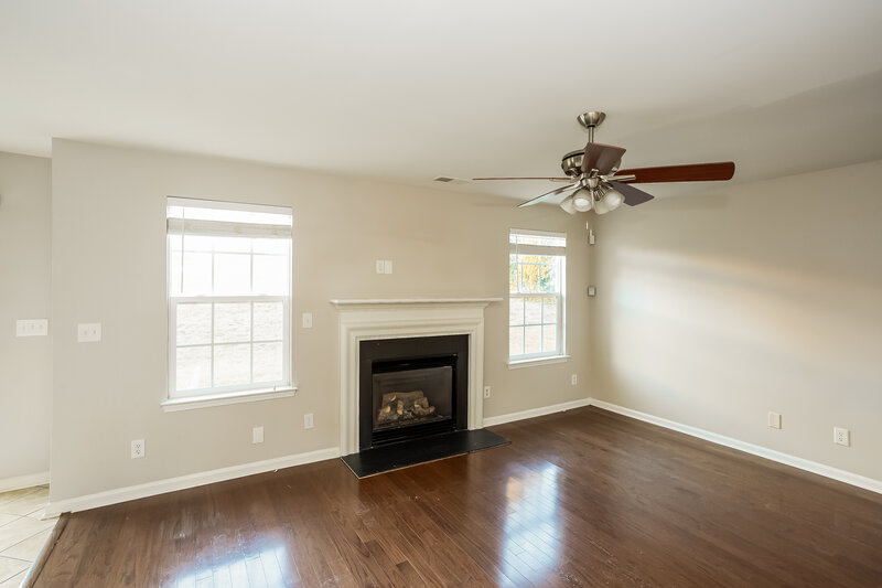 1,980/Mo, 5938 Firethorne Ln Concord, NC 28025 Living Room View