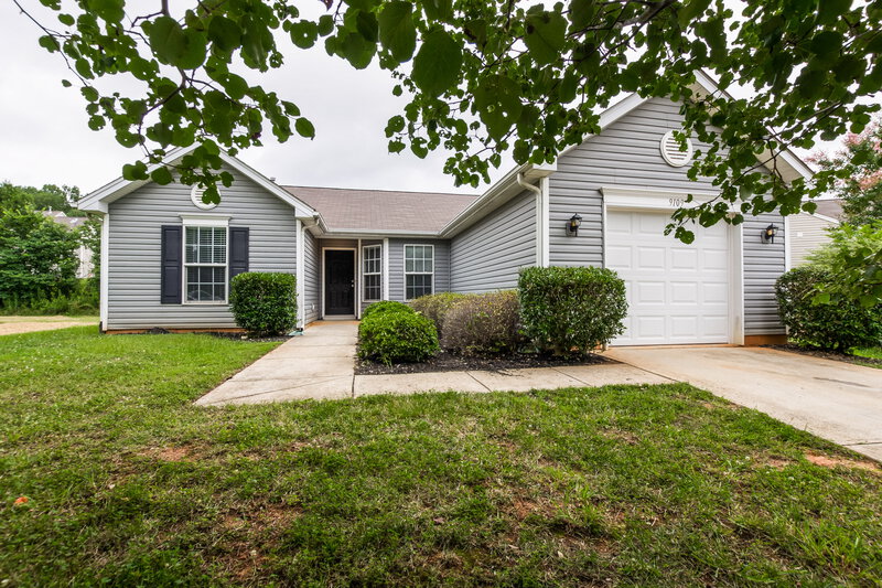 2,450/Mo, 9109 Munsing Dr Charlotte, NC 28269 External View