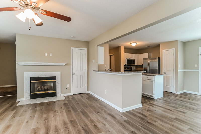 1,955/Mo, 11338 Northwoods Forest Dr Charlotte, NC 28214 Living Room View