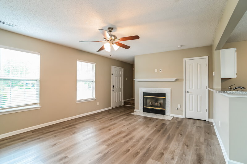 1,955/Mo, 11338 Northwoods Forest Dr Charlotte, NC 28214 Living Room View 3