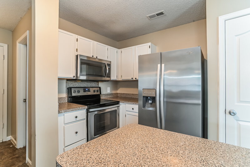 1,955/Mo, 11338 Northwoods Forest Dr Charlotte, NC 28214 Kitchen View