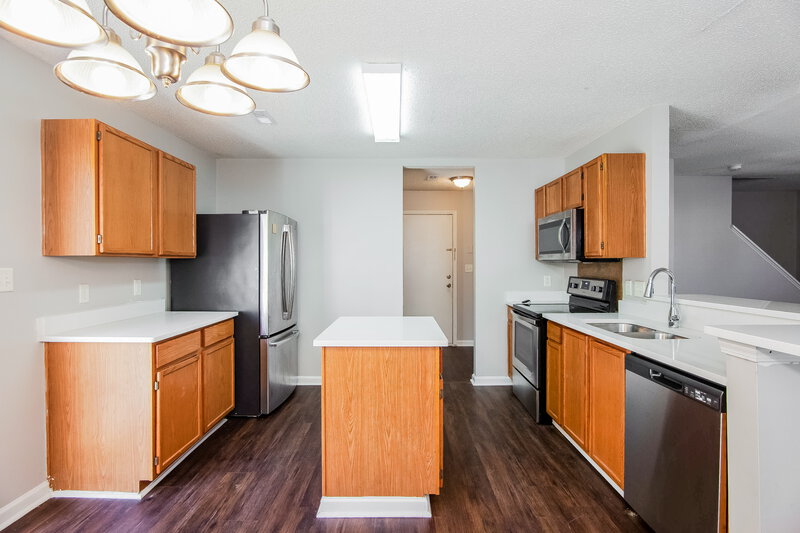 1,840/Mo, 11202 Northwoods Forest Dr Charlotte, NC 28214 Kitchen View