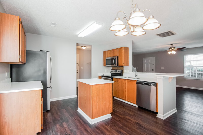 1,840/Mo, 11202 Northwoods Forest Dr Charlotte, NC 28214 Kitchen View 2