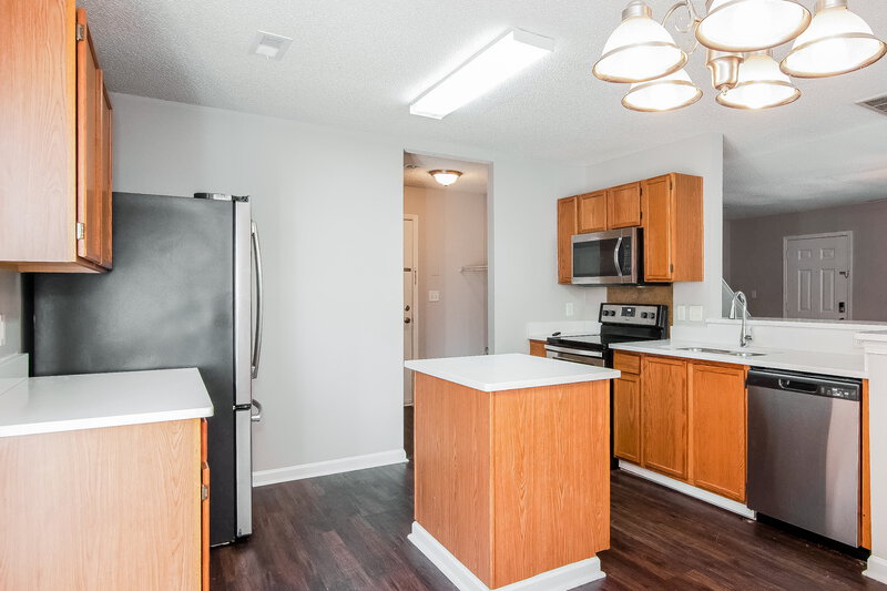 1,840/Mo, 11202 Northwoods Forest Dr Charlotte, NC 28214 Kitchen View 3