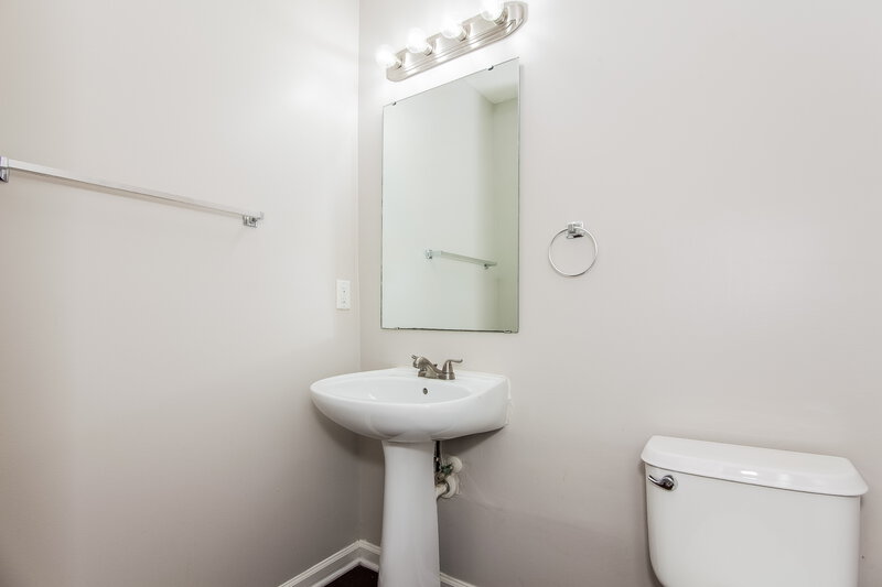1,840/Mo, 11202 Northwoods Forest Dr Charlotte, NC 28214 Bathroom View 2