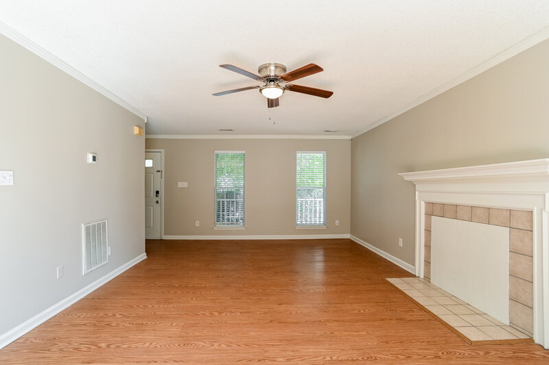1,890/Mo, 8129 Vermilion Dr Charlotte, NC 28215 Living Room View 2