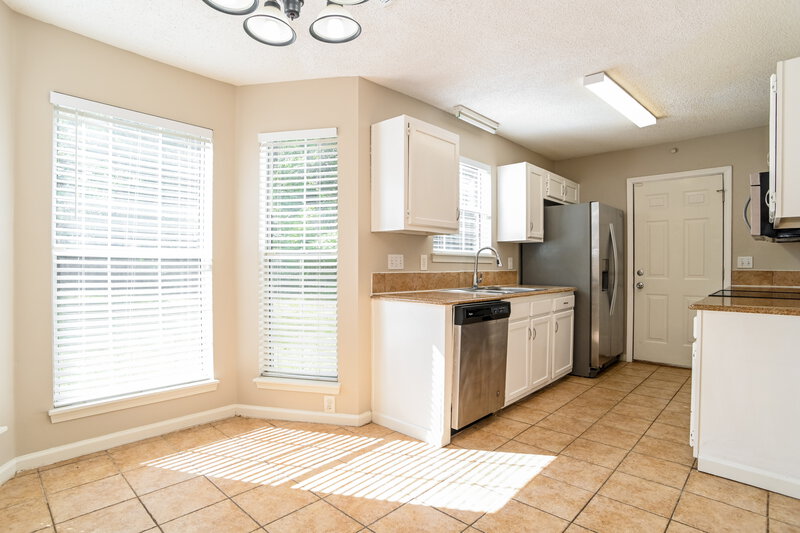 1,890/Mo, 8129 Vermilion Dr Charlotte, NC 28215 Breakfast Nook View