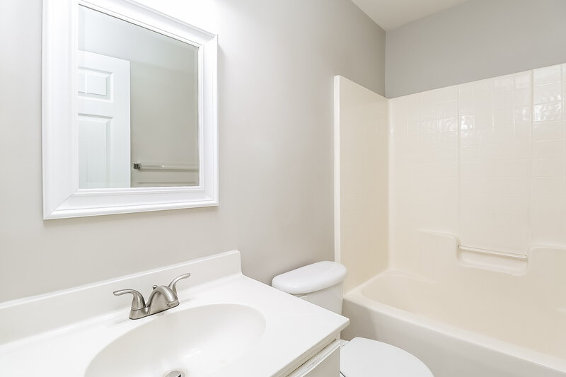 2,305/Mo, 11007 Holm Oak Pl Charlotte, NC 28262 Bathroom View