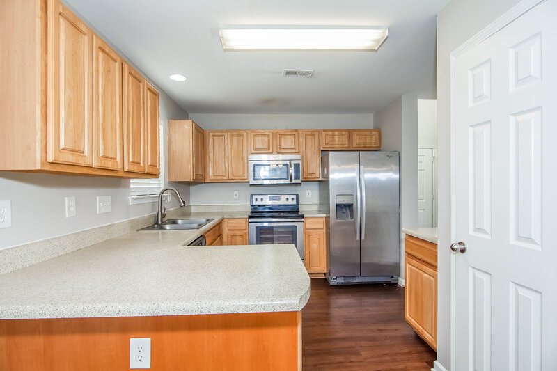 2,520/Mo, 1405 Braveheart Ln Charlotte, NC 28216 Kitchen View