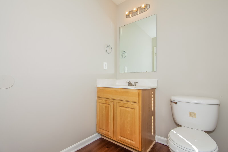 2,520/Mo, 1405 Braveheart Ln Charlotte, NC 28216 Bathroom View 2