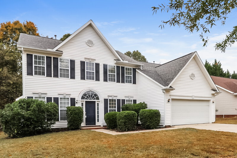 0/Mo, 13514 Planters Row Dr Charlotte, NC 28278 Front View