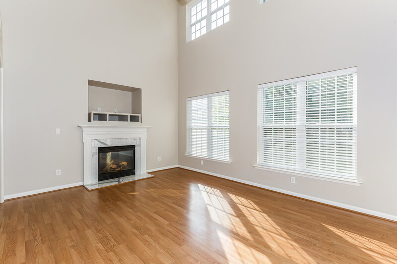 2,460/Mo, 13514 Planters Row Dr Charlotte, NC 28278 Living Room View 3