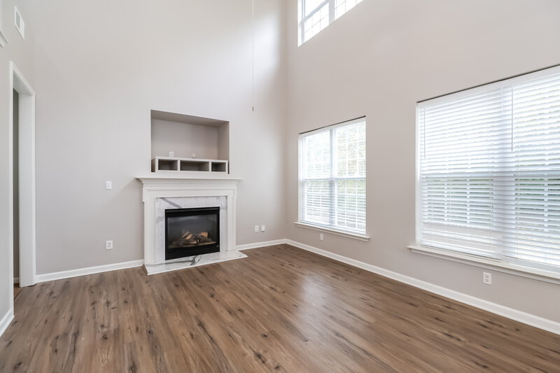 0/Mo, 13514 Planters Row Dr Charlotte, NC 28278 Living Room View