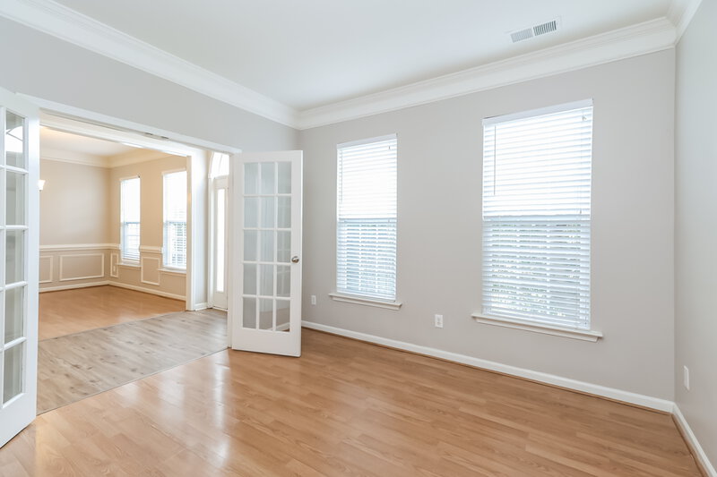 0/Mo, 13514 Planters Row Dr Charlotte, NC 28278 Office View