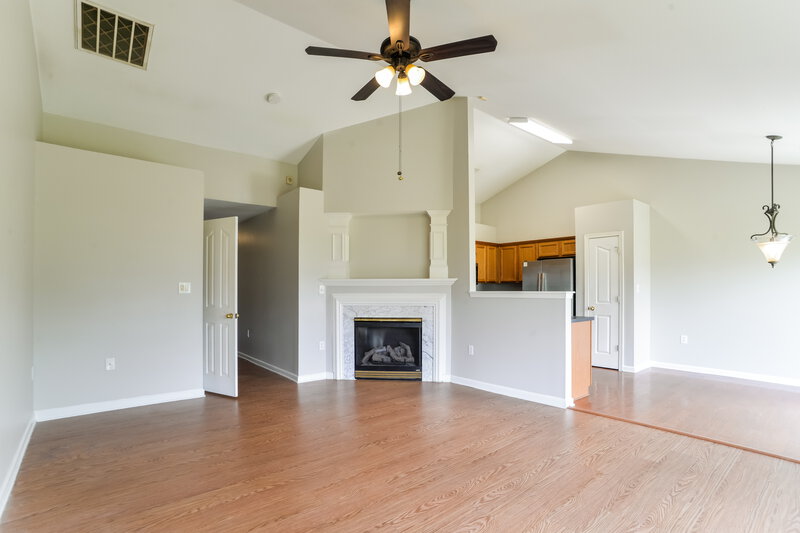 1,915/Mo, 10013 Green Hedge Ave Charlotte, NC 28269 Living Room View 2