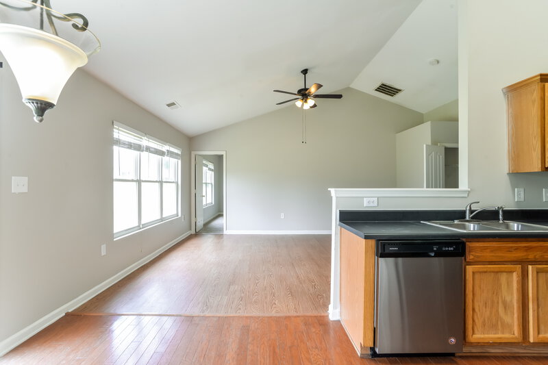 1,915/Mo, 10013 Green Hedge Ave Charlotte, NC 28269 Dining Room View