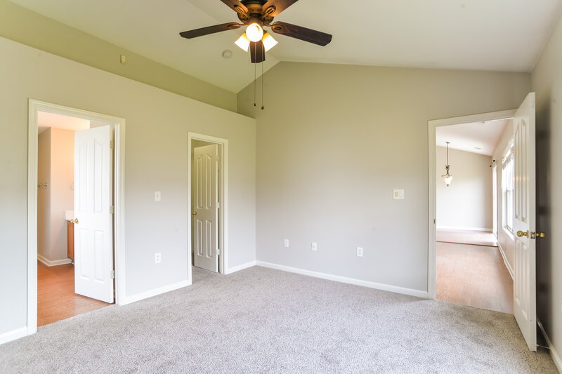 1,915/Mo, 10013 Green Hedge Ave Charlotte, NC 28269 Main Bedroom View 2