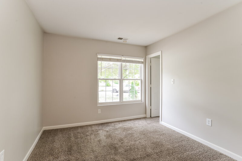 1,915/Mo, 10013 Green Hedge Ave Charlotte, NC 28269 Bedroom View