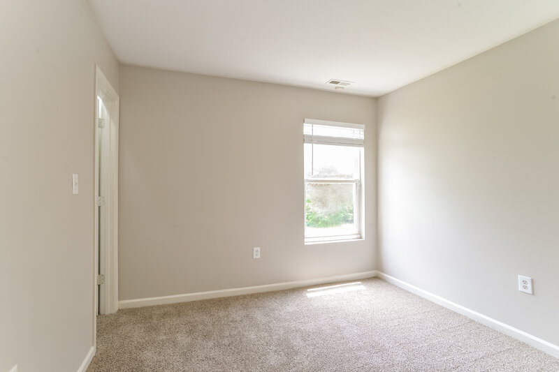 1,915/Mo, 10013 Green Hedge Ave Charlotte, NC 28269 Bedroom View 2
