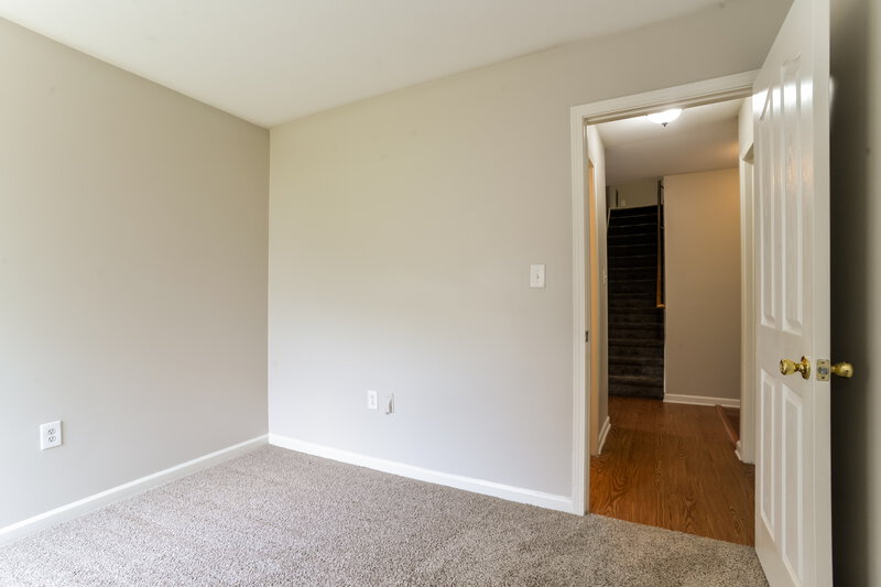 1,915/Mo, 10013 Green Hedge Ave Charlotte, NC 28269 Bedroom View 3