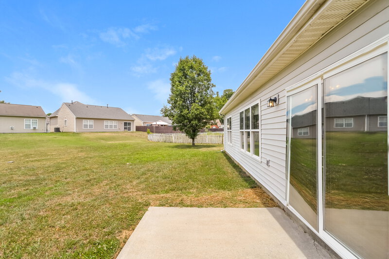 1,915/Mo, 10013 Green Hedge Ave Charlotte, NC 28269 Rear View