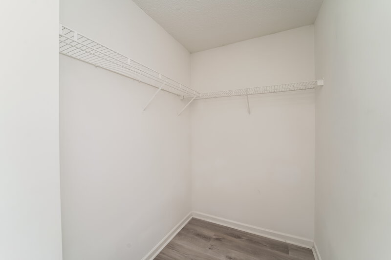 0/Mo, 10142 Forest Landing Dr Charlotte, NC 28213 Walk In Closet View 2