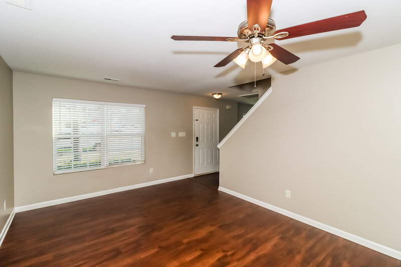2,080/Mo, 6805 Fawn View Dr Charlotte, NC 28216 Living Room View 2