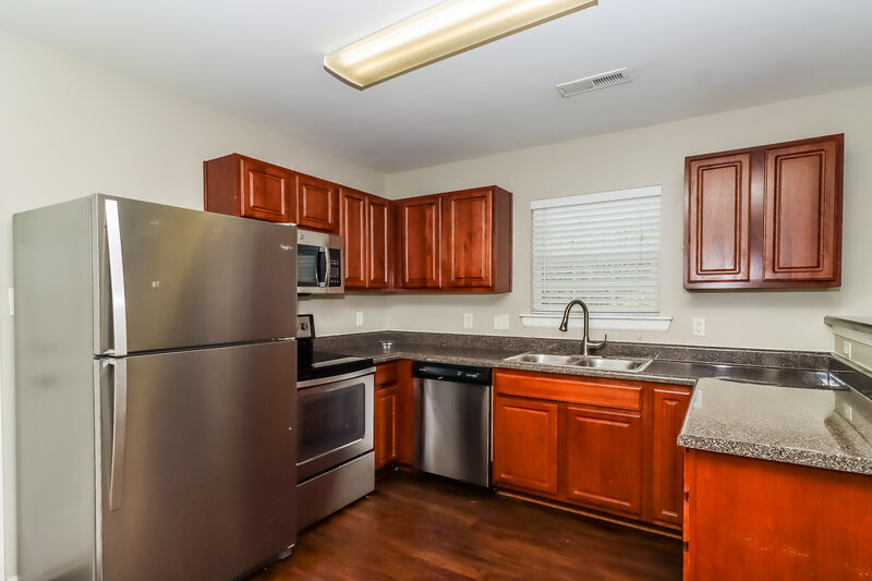 2,080/Mo, 6805 Fawn View Dr Charlotte, NC 28216 Kitchen View