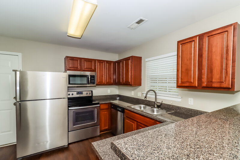 2,080/Mo, 6805 Fawn View Dr Charlotte, NC 28216 Kitchen View 2
