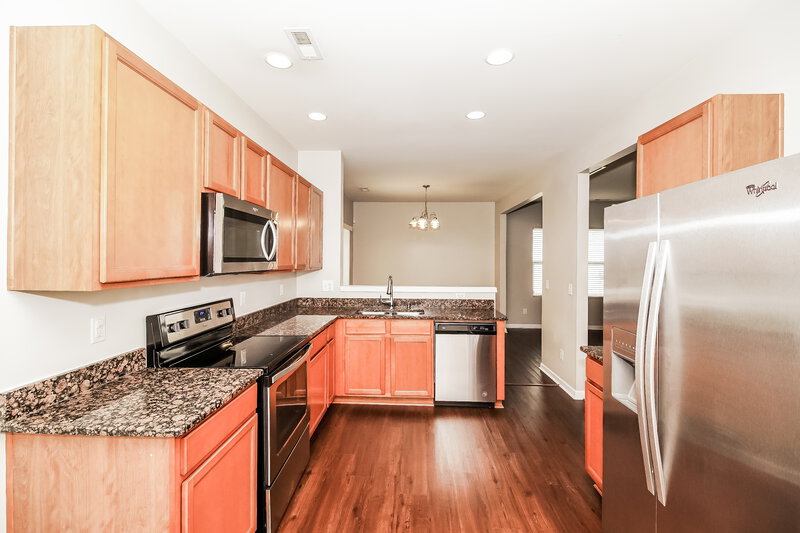 1,840/Mo, 9623 Paper Tree Rd Charlotte, NC 28227 Kitchen View