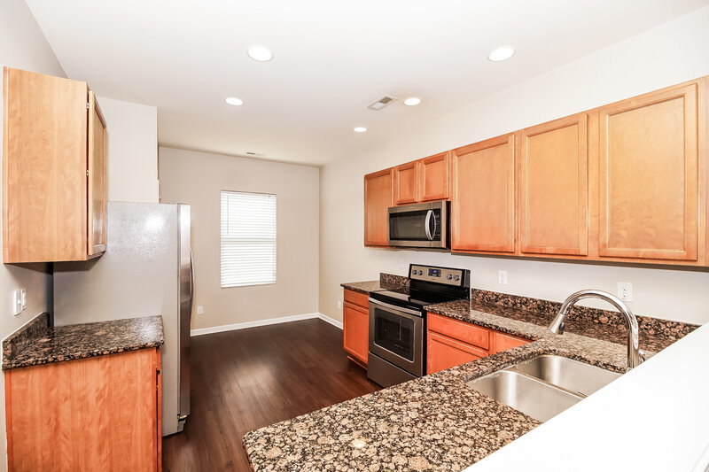 1,840/Mo, 9623 Paper Tree Rd Charlotte, NC 28227 Kitchen View 2