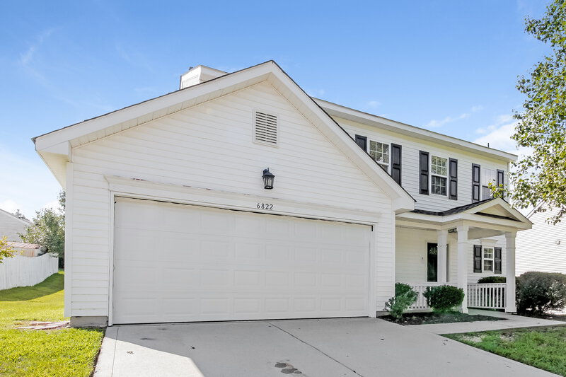 1,925/Mo, 6822 Chieftain Dr Charlotte, NC 28216 Front View 2