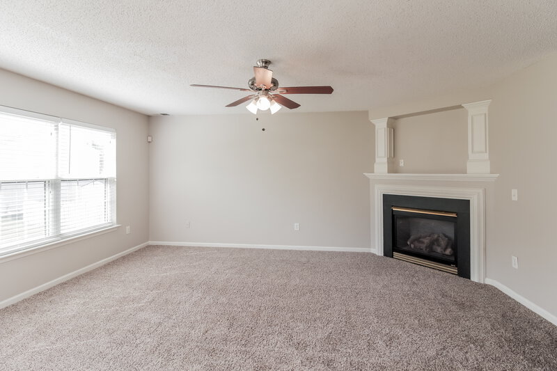 1,925/Mo, 6822 Chieftain Dr Charlotte, NC 28216 Living Room View