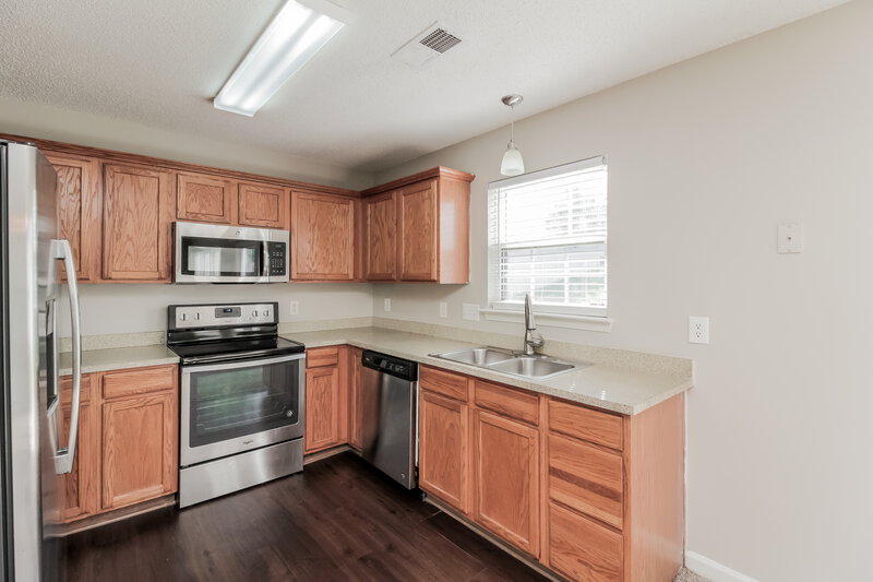 1,925/Mo, 6822 Chieftain Dr Charlotte, NC 28216 Kitchen View