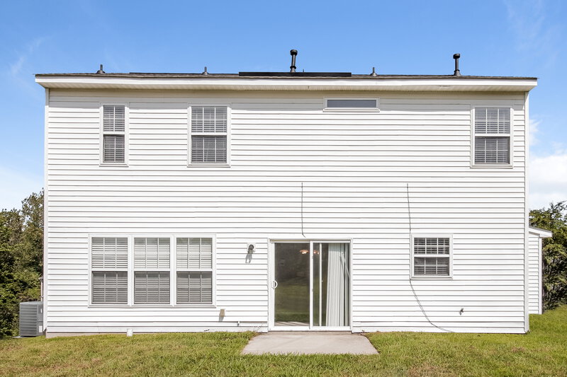 1,925/Mo, 6822 Chieftain Dr Charlotte, NC 28216 Rear View