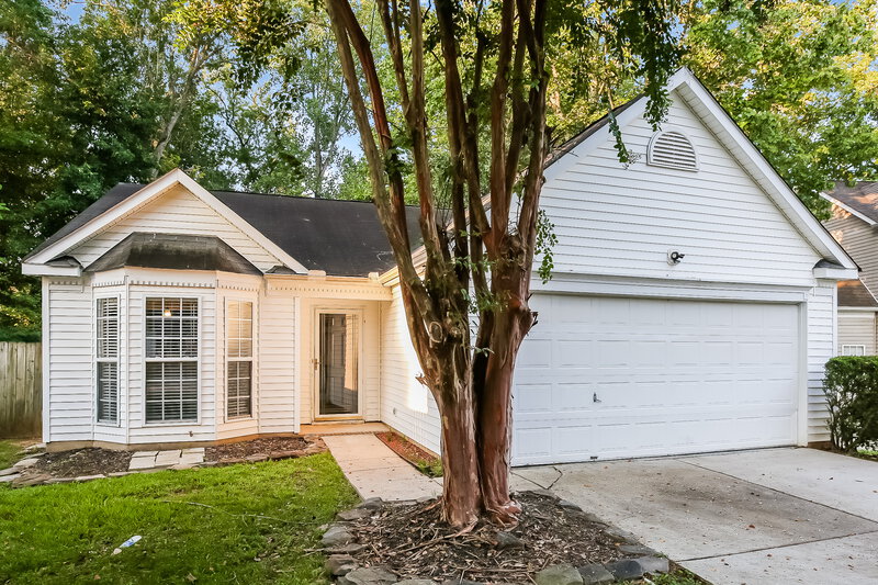1,760/Mo, 8610 Treyburn Dr Charlotte, NC 28216 Front View 2