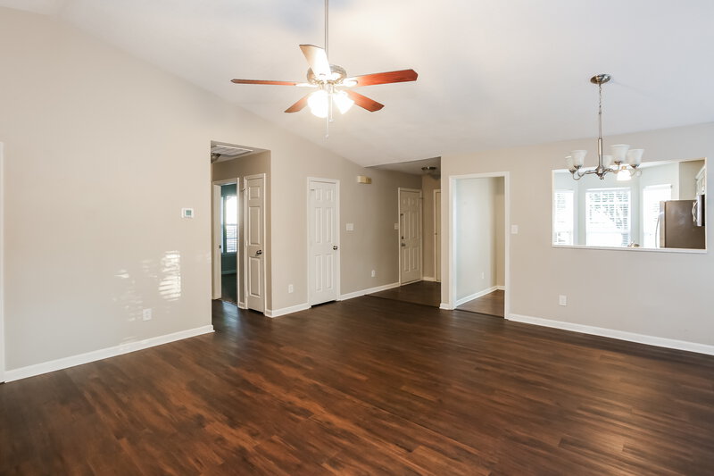 1,760/Mo, 8610 Treyburn Dr Charlotte, NC 28216 Living Room View 2