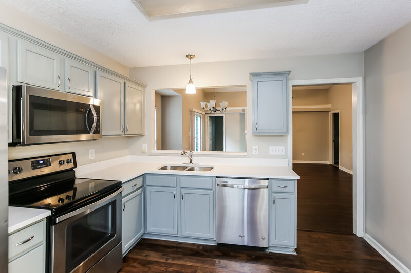 1,760/Mo, 8610 Treyburn Dr Charlotte, NC 28216 Kitchen View