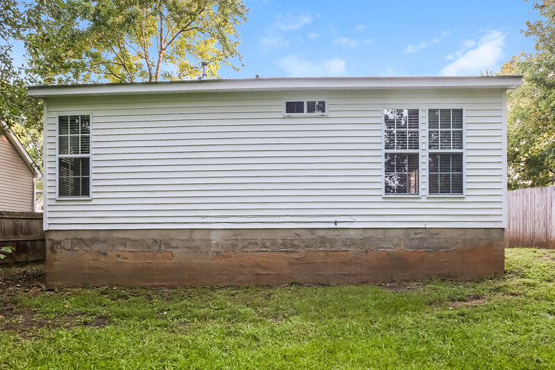1,760/Mo, 8610 Treyburn Dr Charlotte, NC 28216 Rear View 2