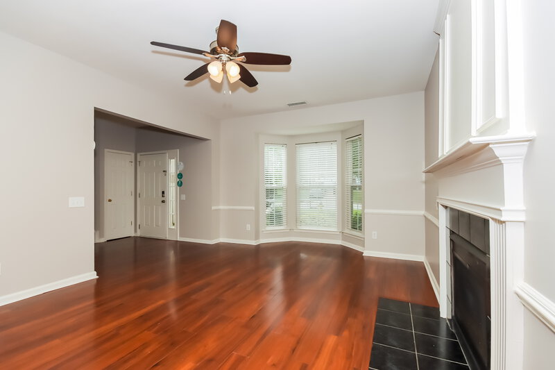 2,160/Mo, 6003 Creekview Ct Harrisburg, NC 28075 Living Room View 2